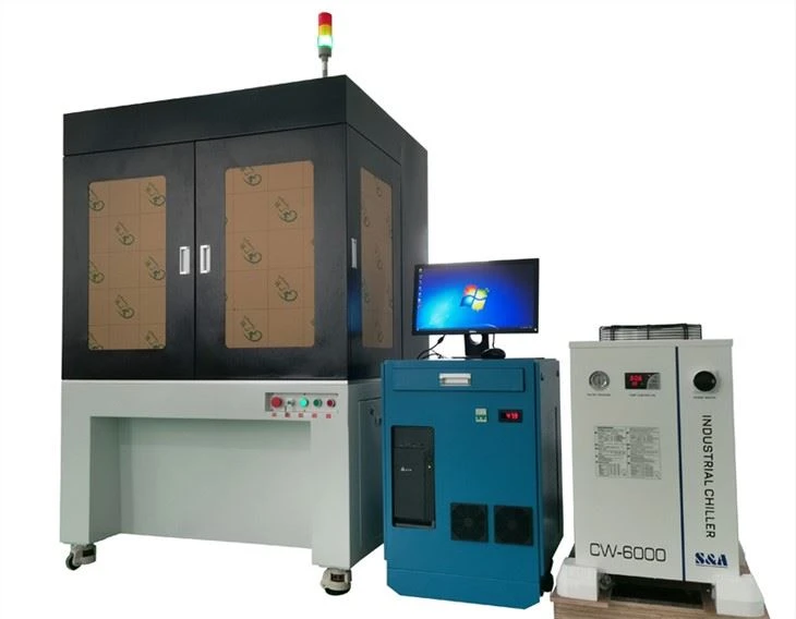 Máquina de gravação e corte de couro