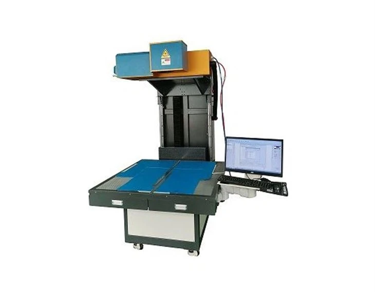 Gravação a laser de grande formato em item esportivo